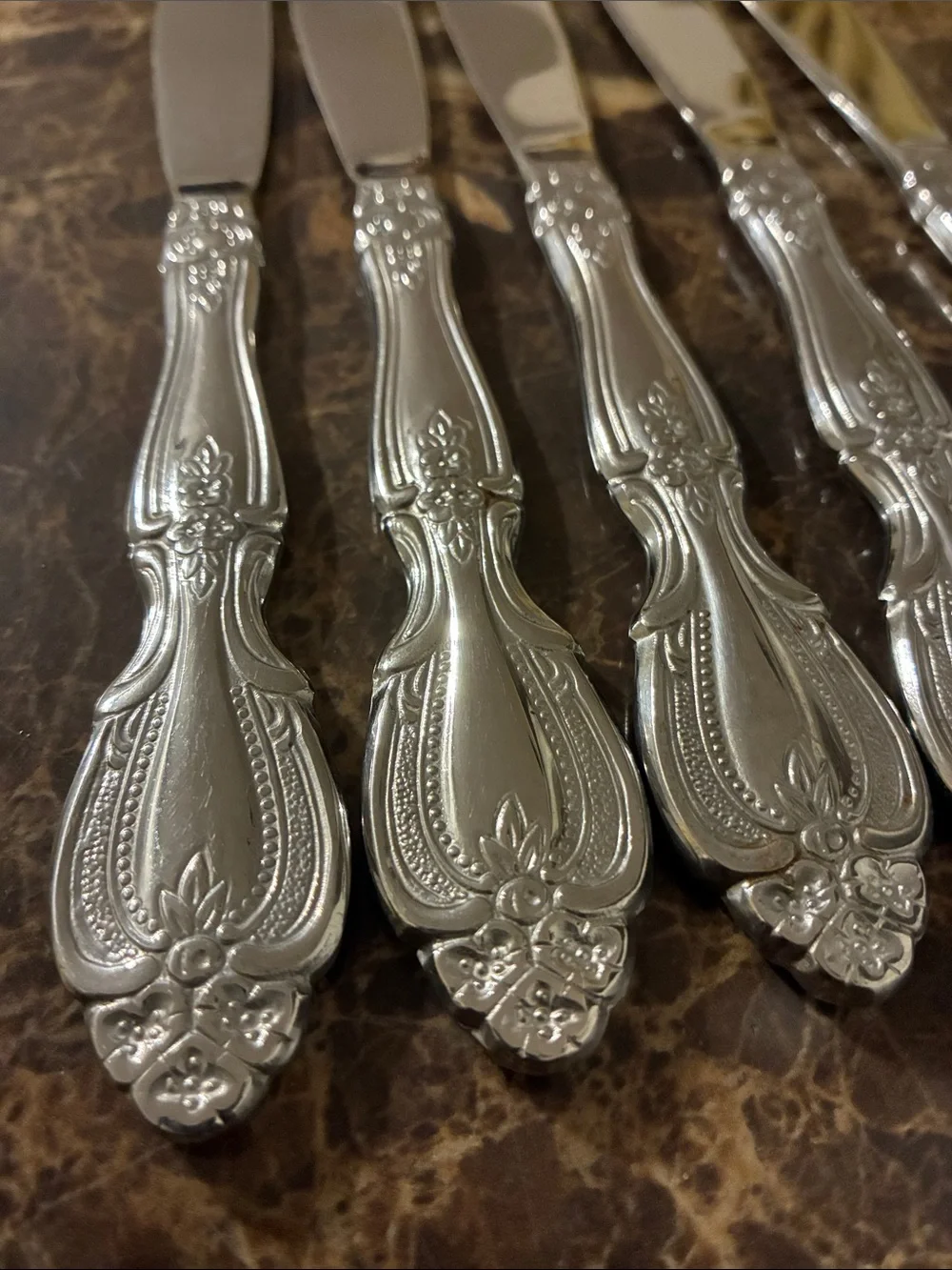 Glossy Stainless Steel Cambridge Renaissance Set Of 5 Dinner Knives